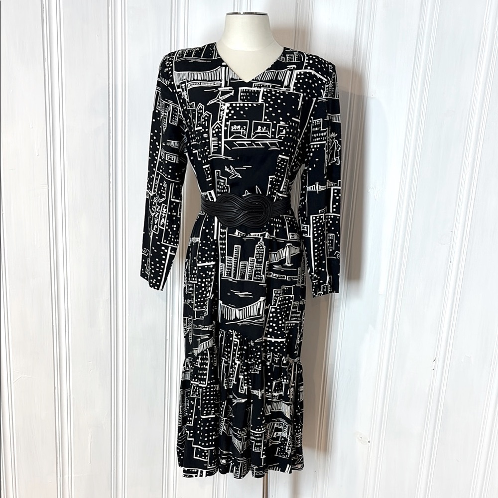 🖤 DOMINATO Vintage Black & White Cityscape Print Dress (Made in Canada)